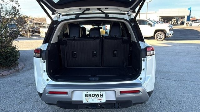 2022 Nissan Pathfinder Platinum